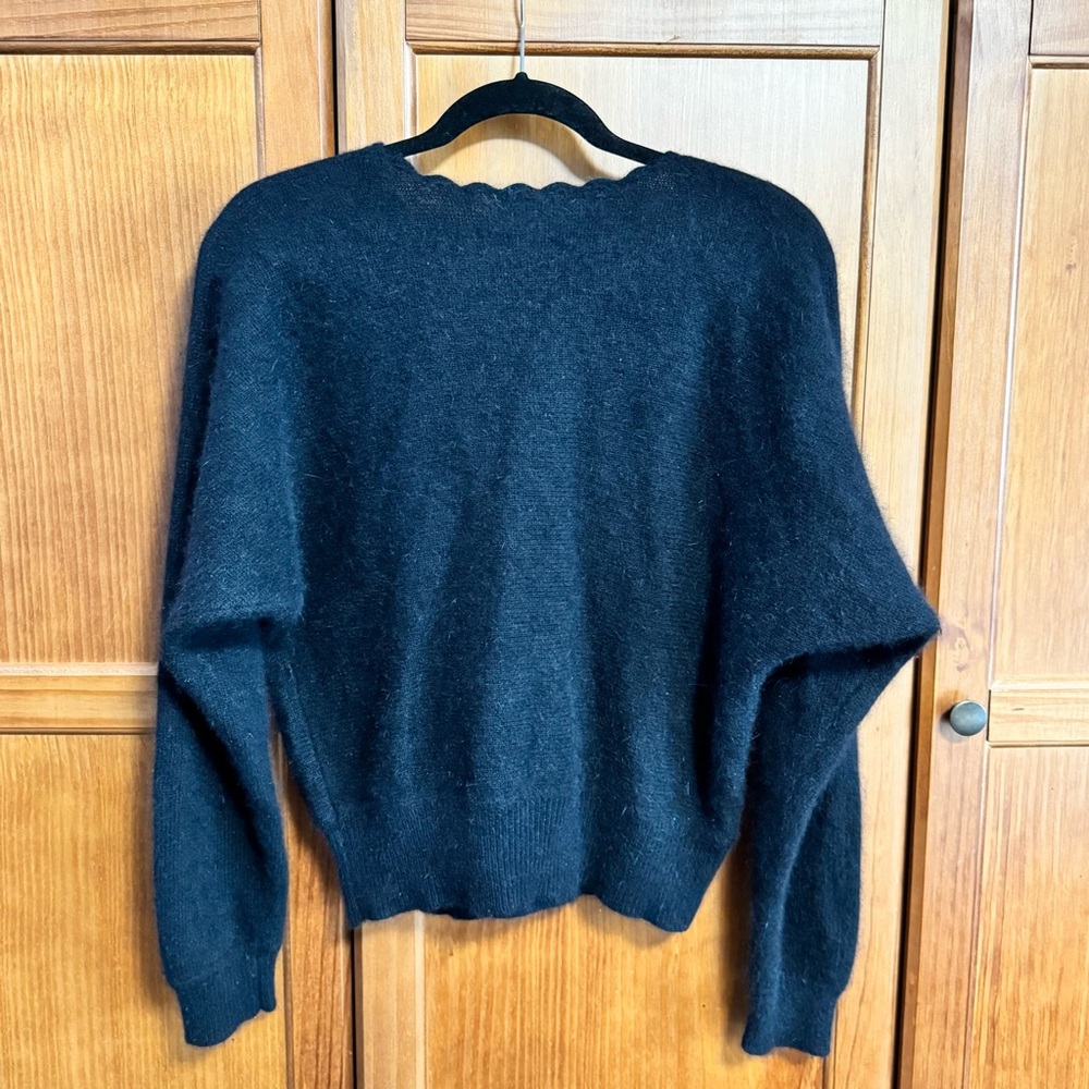 Vintage Rafaella Black Angora Wool Blend Sweater Scallop Neck SMALL Hong Kong - Picture 5 of 9